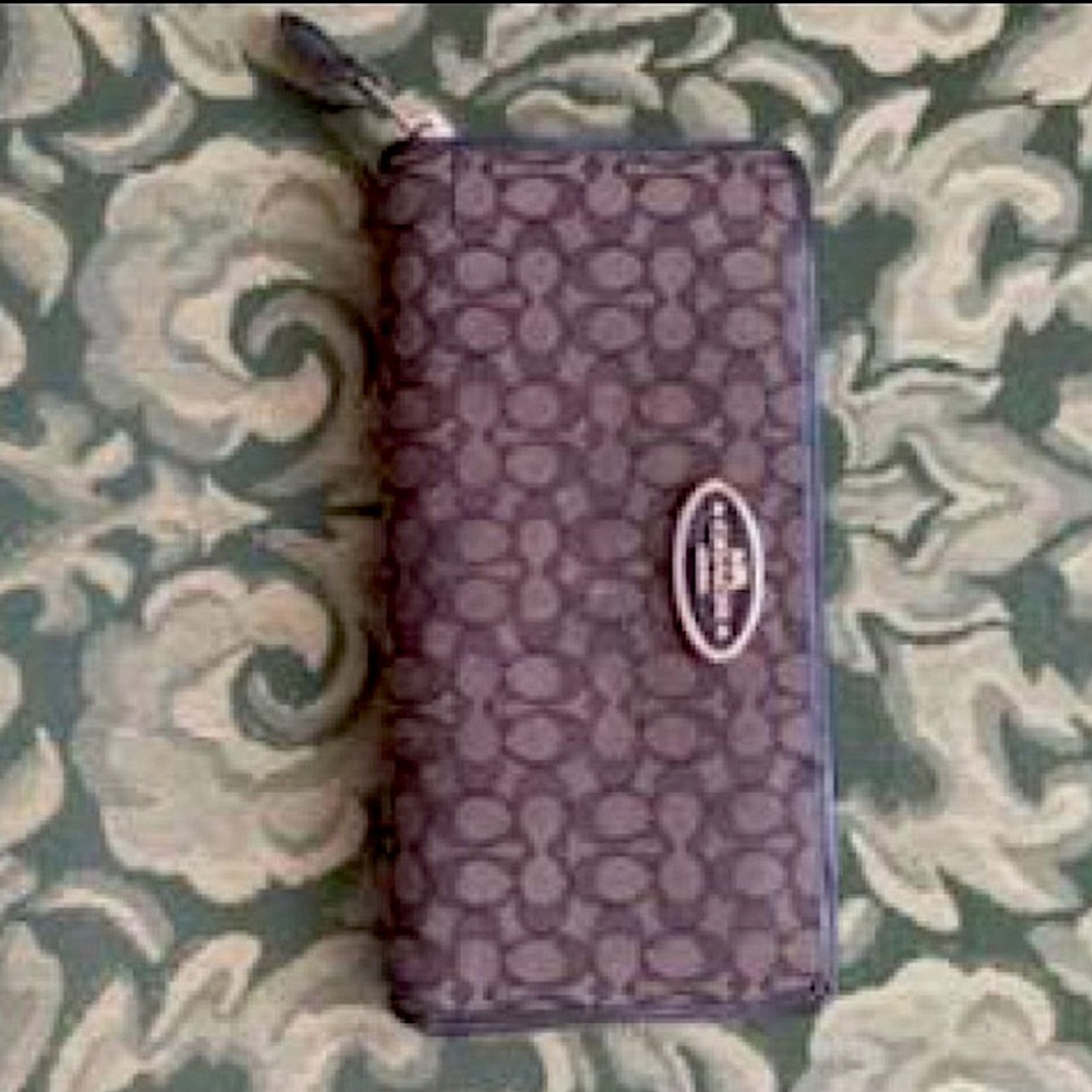 COACH Outline Signature Accordion Zip Wallet